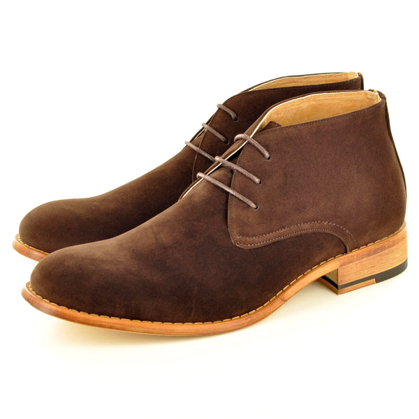 CHUKKA BOOTS IN BROWN SUEDE