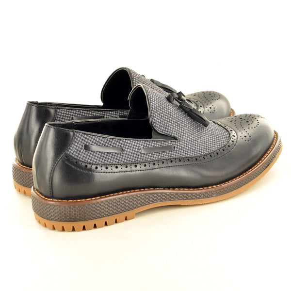 TWO-TONE TASSEL BROGUE LOAFERS IN BLACK